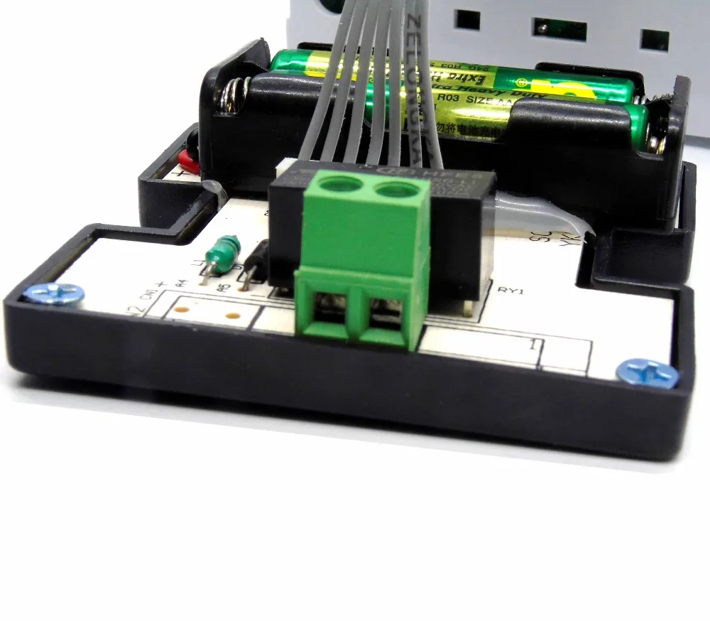 Программируемый термостат для газового котла работающий от двух батареек типа