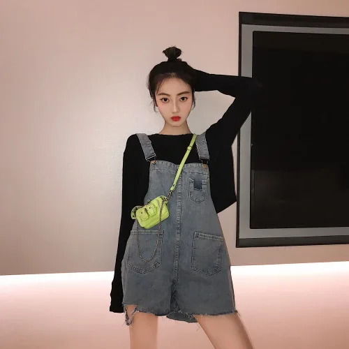 Черная свободная футболка с круглым вырезом женский комбинезон дырками брюки