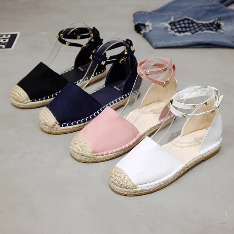 Лидер продаж Летняя женская обувь на плоской подошве с заклепками по бокам