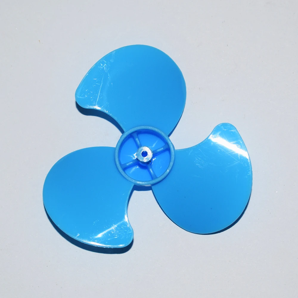 

yuanmbm 10/100pcs OD 70mm/2mm hole/3-blade propeller/plastic blades/Toy part/DIY model accessories/Technology model parts