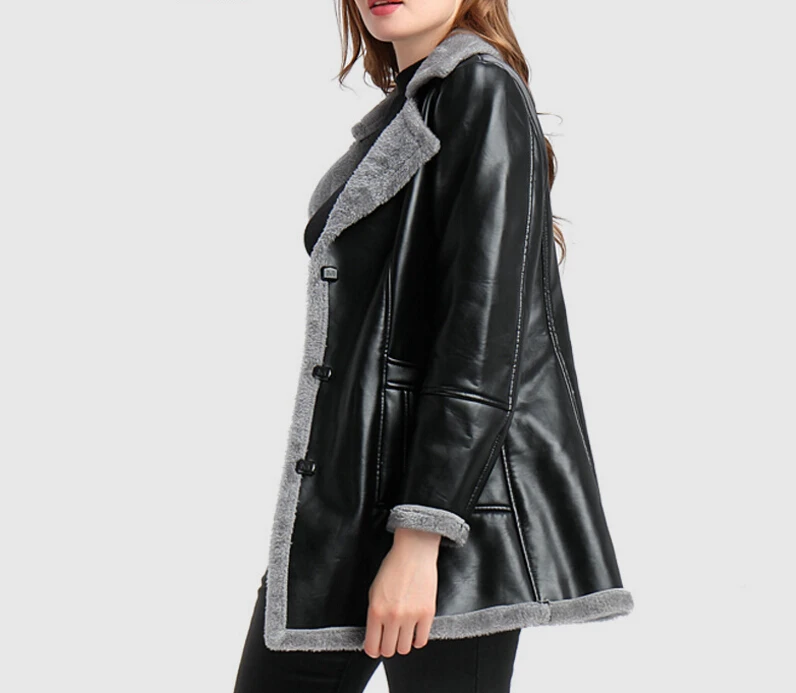 Зимний длинный плащ M-4XL для женщин из искусственной кожи Зимняя теплая верхняя одежда Длинный рукав Меховой мотоцикл 2017 Толстая одежда черная.