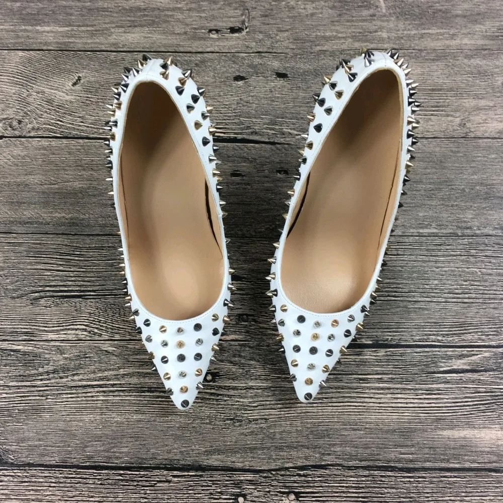 Новые женские туфли на высоком каблуке с заклепками эксклюзивные лакированные