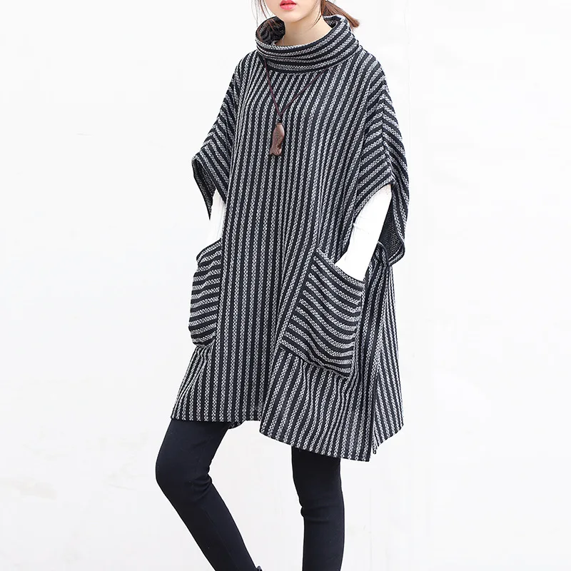 Женское платье-накидка оверсайз в полоску с коротким рукавом на весну и осень