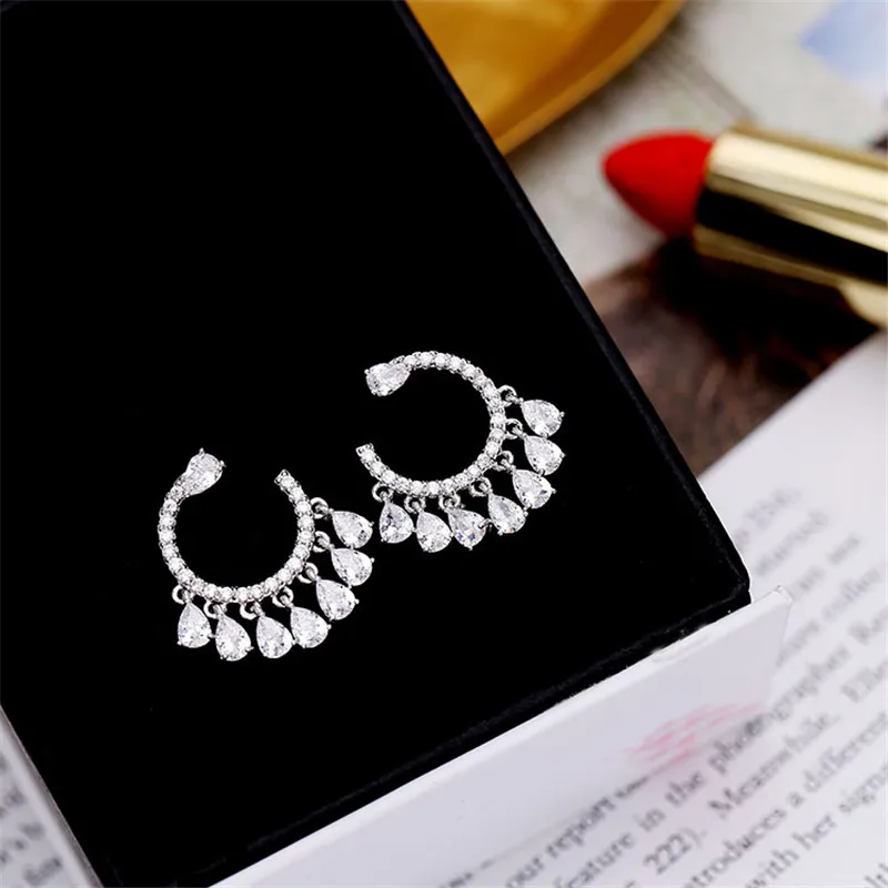 Женские серьги гвоздики в форме капли с фианитом|Серьги-гвоздики| |