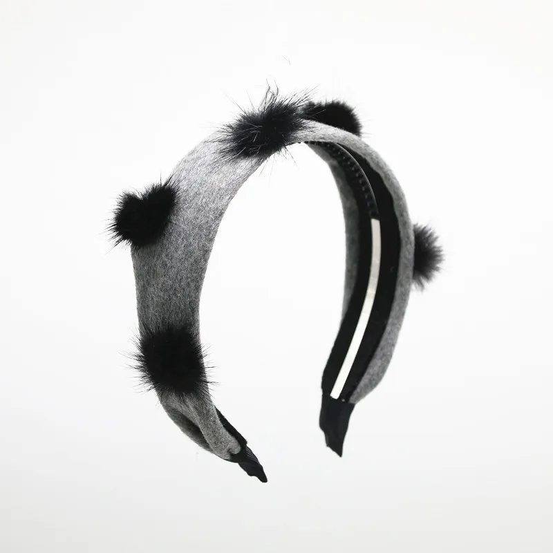 grey with black fur Зимний стиль, шерсть, ткань, плоский дизайн, с меховым помпоном, модные повязки на голову для девочек, аксессуары для волос - Цвет: grey with black fur