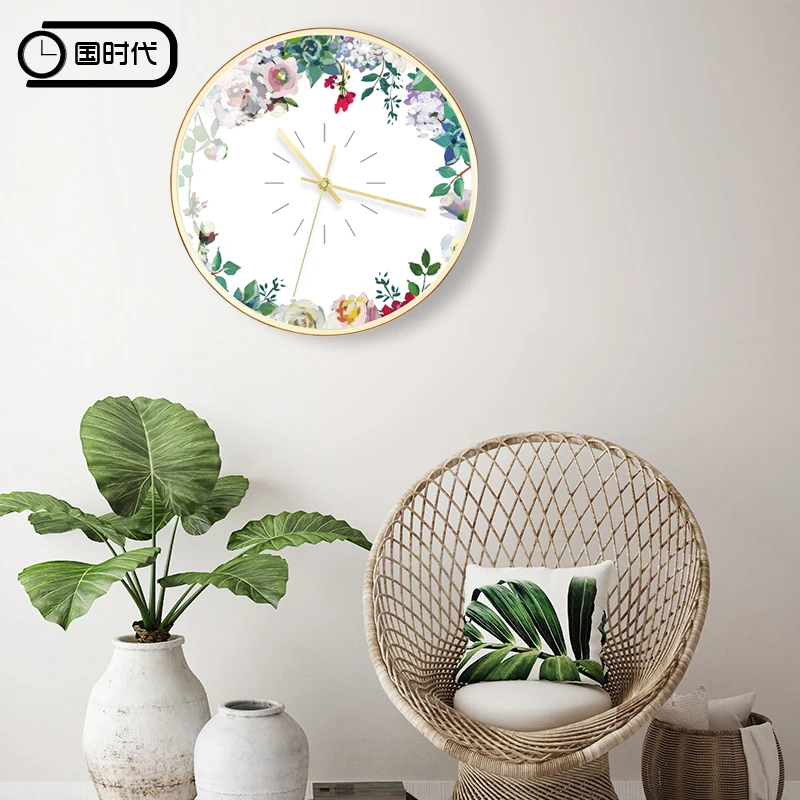 Зеленое растение оригинальности индивидуального персонажа украшает horological