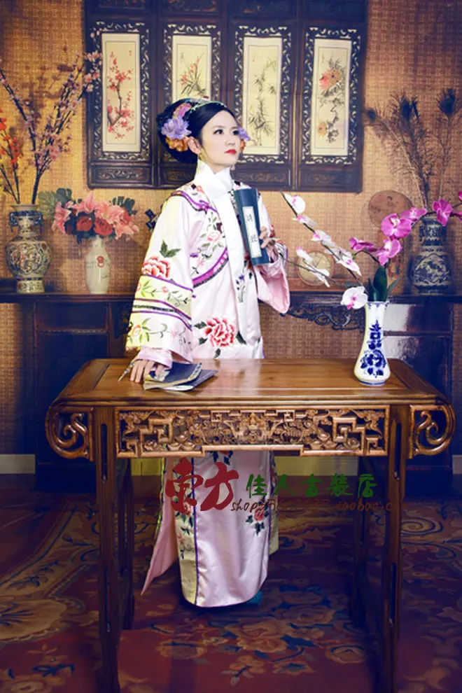 

New TV Play Legend of Empress Zhenhuan Qing Princess Costume with Embroidery
