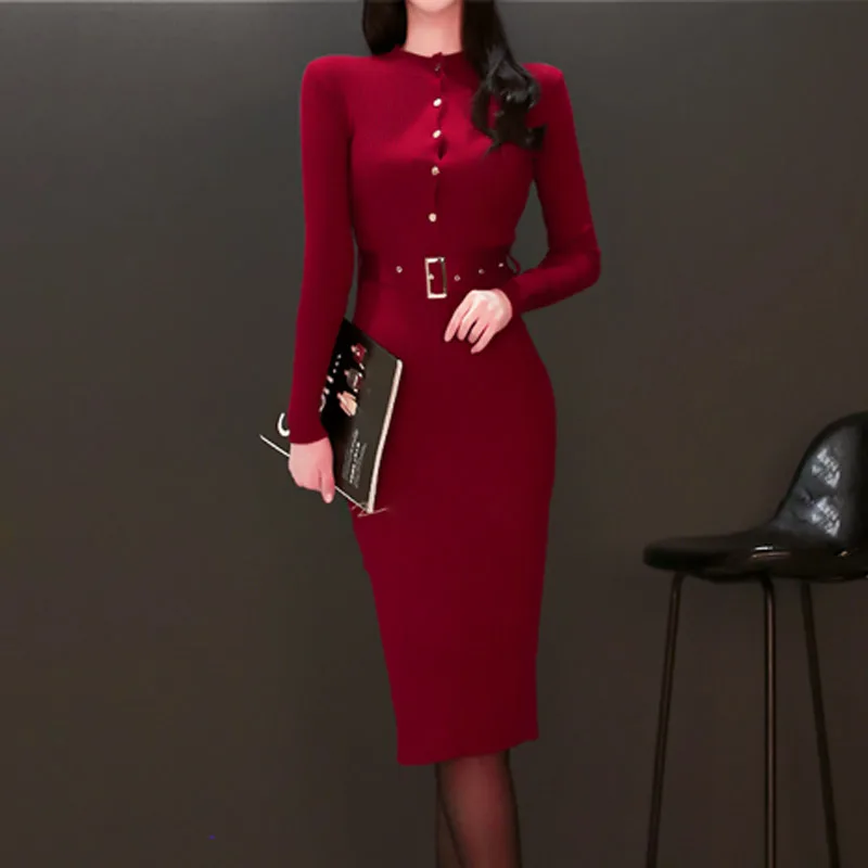 Женское трикотажное платье свитер элегантное базовое длинное на пуговицах с