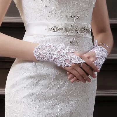 2017 в наличии белые Iovry кружевные перчатки для невесты короткие с бусинами и