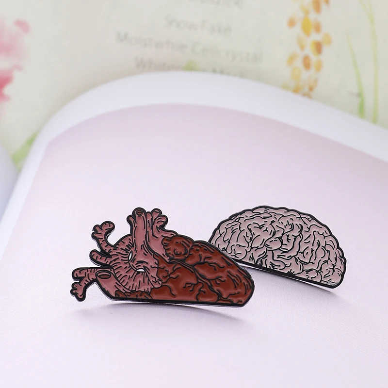 Realistic brain heart Couple pins Punk Badges Brooches Denim Enamel lapel medicine Gifts for men women Jewelry wholesale | Украшения и