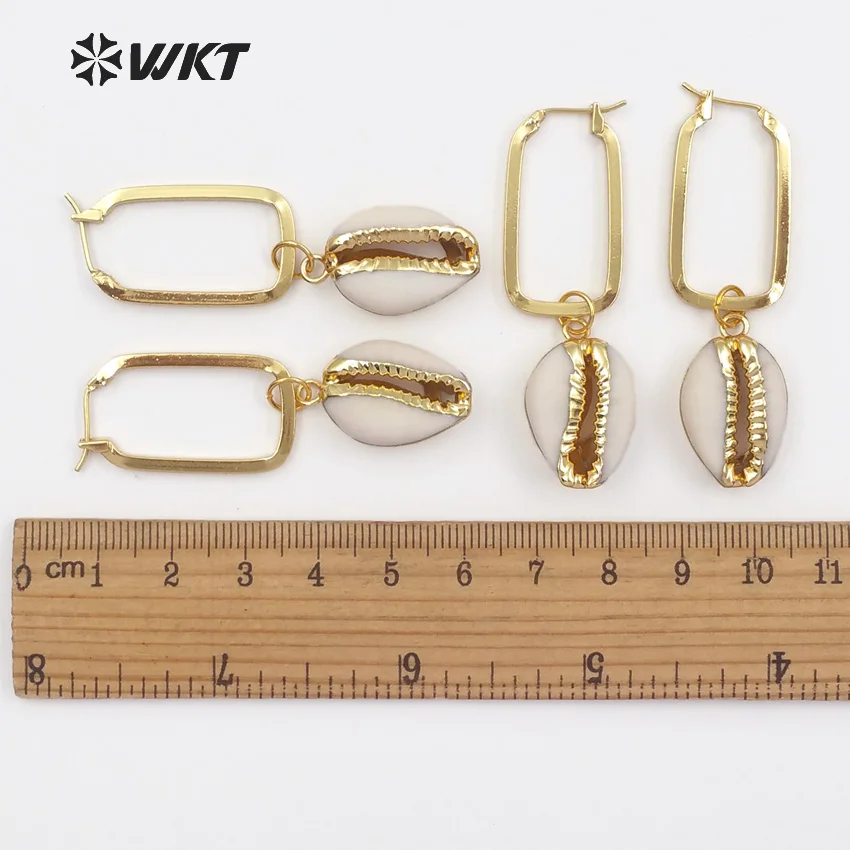 WT-E449 WKT Wholesale women dangle earrings natural cowrie shell with unique square hook gold metal plated | Украшения и