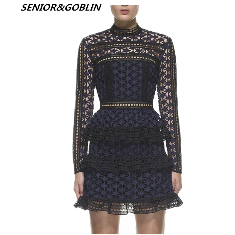 Женское кружевное платье с длинным рукавом голубое ажурное винтажное белое