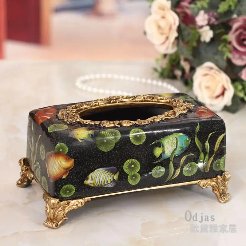 

European high-grade napkin box resin tissue box pumping tray luxurious garden ornament retro American paper drawn box