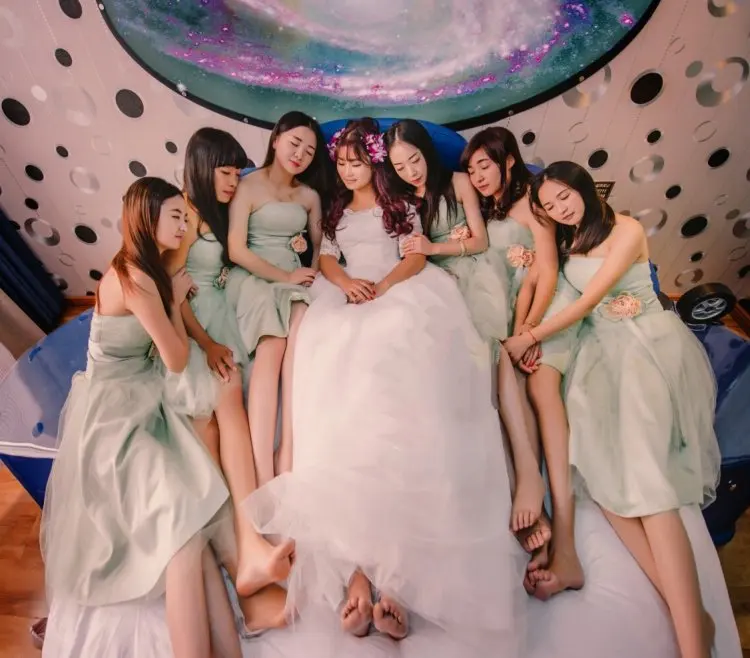 Длинное платье подружки невесты зеленое с желтым цветком мятно для выпускного