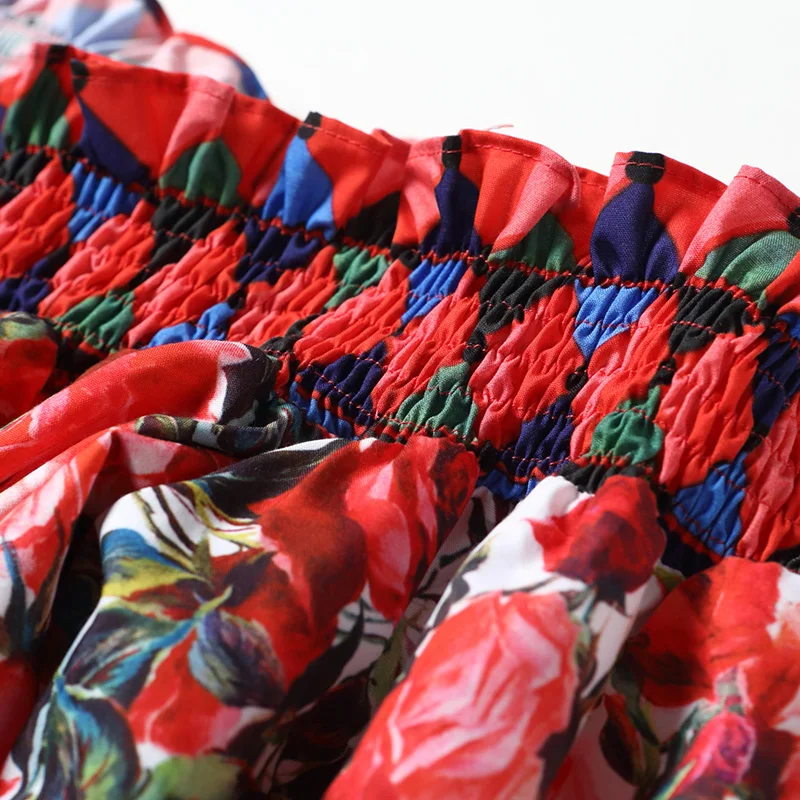 Женское короткое платье с открытыми плечами модельное дизайнерское воротником