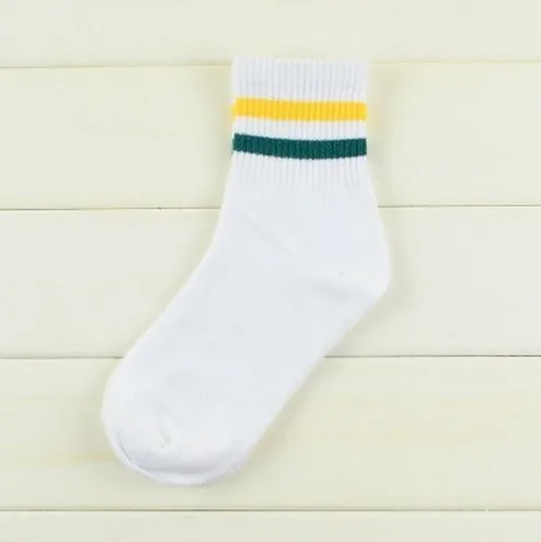 yellow and green Смешной милый мягкий чехол японская школьная обувь для девочек, хлопковый комплект из 2 полосатый нескользящих носочков красочные Для женщин Harajuku дизайнера; стиль ретро; Приятная для цвет: желтый, белый дешевые студент - Цвет: yellow and green