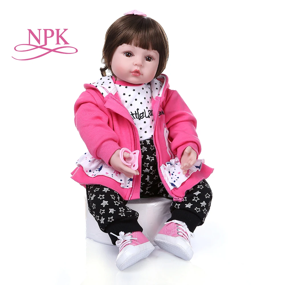 60 см reborn baby doll с короткими коричневыми вьющимися волосами Реалистичная кукла для
