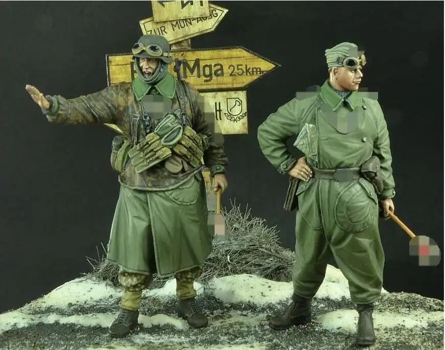 

1/35 1942 soldiers happy toy Resin Model Miniature Kit unassembly Unpainted