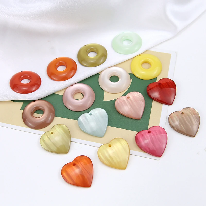 

Newest 50pcs/Lot Glitter Acrylic Acid Acetic Jewelry Charms Lovely Heart Round Circle Shape Plastic DIY Earring Necklace Pendant