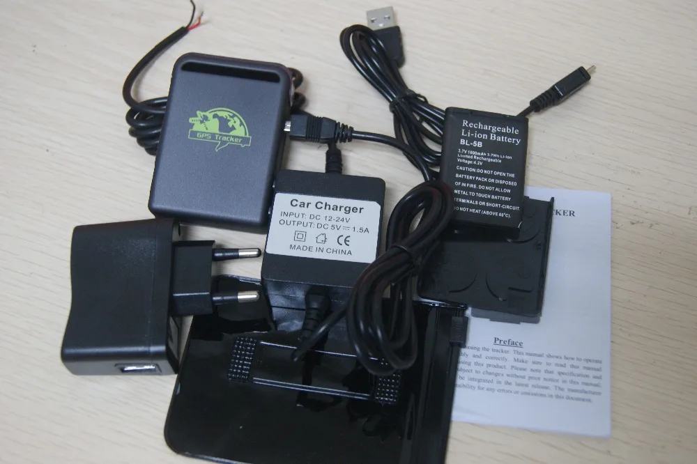 Quad-группы GPS трекер TK102B с автомобильное зарядное устройство google ссылка настоящее
