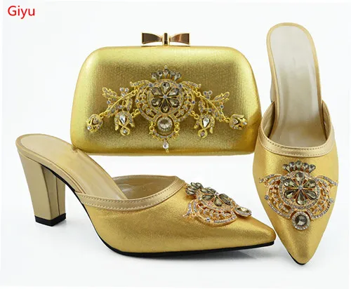

Doershow/Красивый комплект из обуви и сумки в итальянском стиле; комплект из итальянских туфель и сумочки золотистого цвета, украшенных стразами! HVC1-36