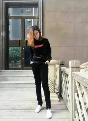 Зимний костюм женский свитер с капюшоном бархатный теплый спортивный комплект