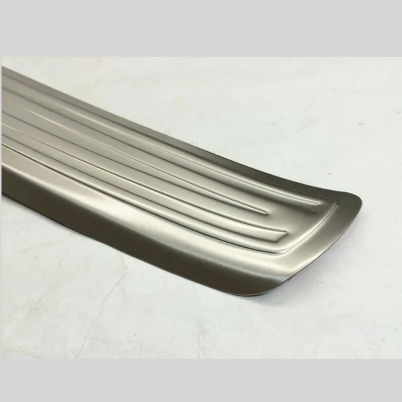 Защитная накладка на задний бампер для хэтчбека или седана Ford Focus 3 2015 защитная