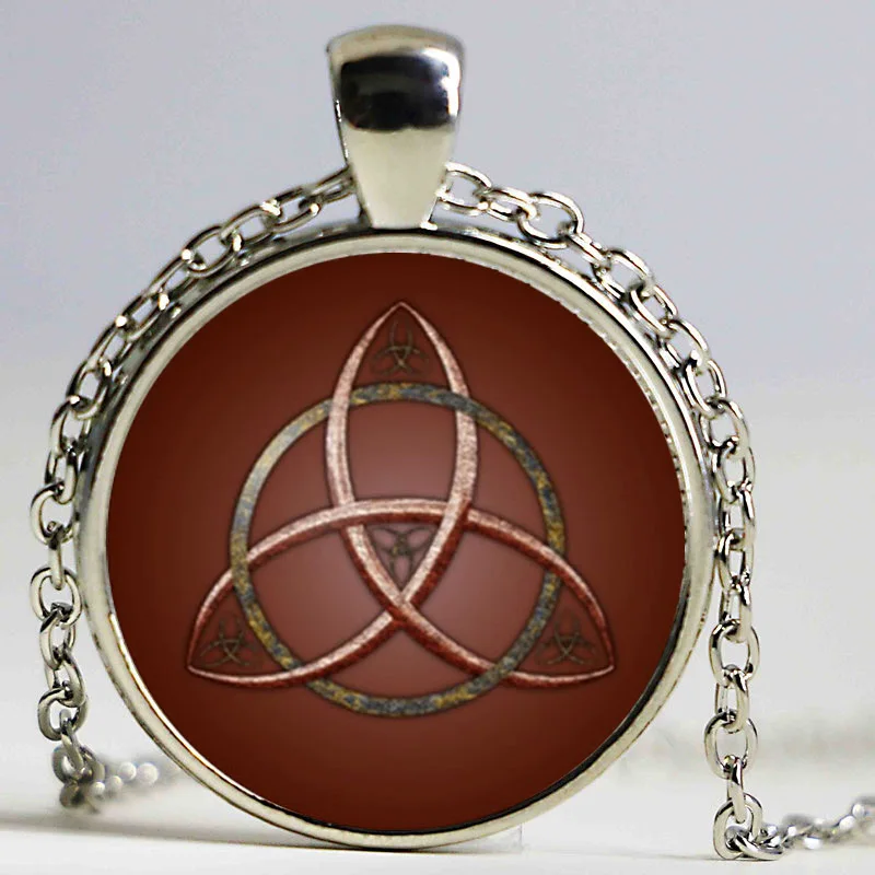 Ожерелье с подвеской в виде Троицы кельтики B &amp M 2016 винтажное Круглое Стеклянное