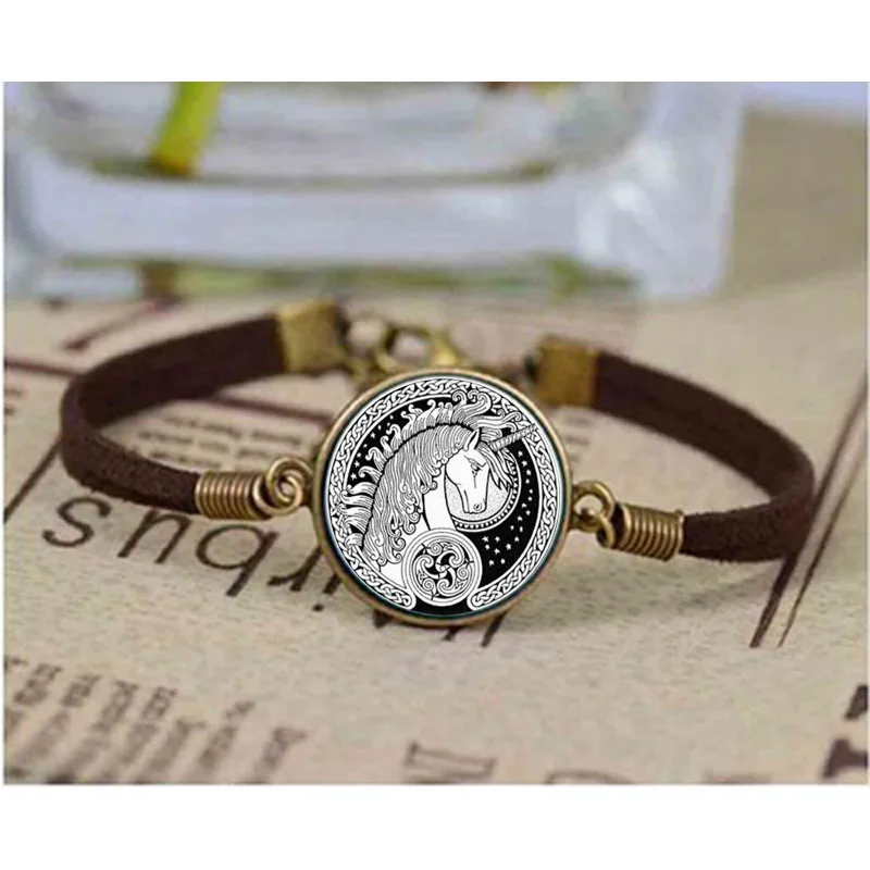 

Free shipping Unicorn Art bracelet Unicorn bracelet , Black And White, Steel and Glass Dome Unicorn Charm bracelets Bangle