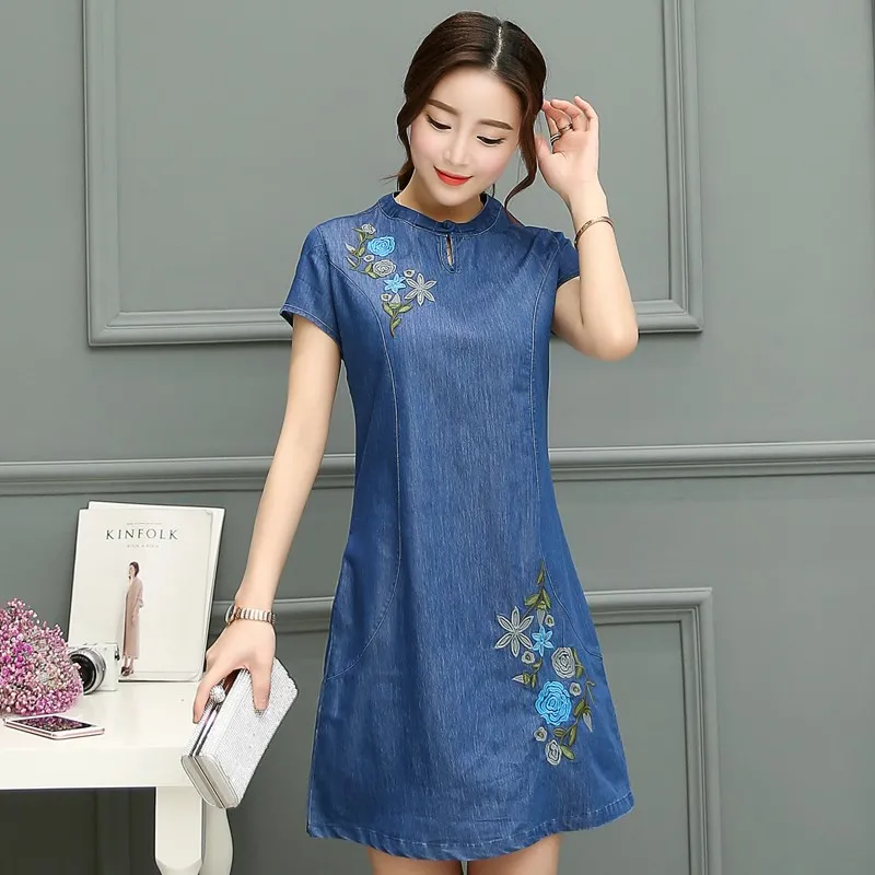 Женское джинсовое платье с коротким рукавом облегающее элегантное вышивкой