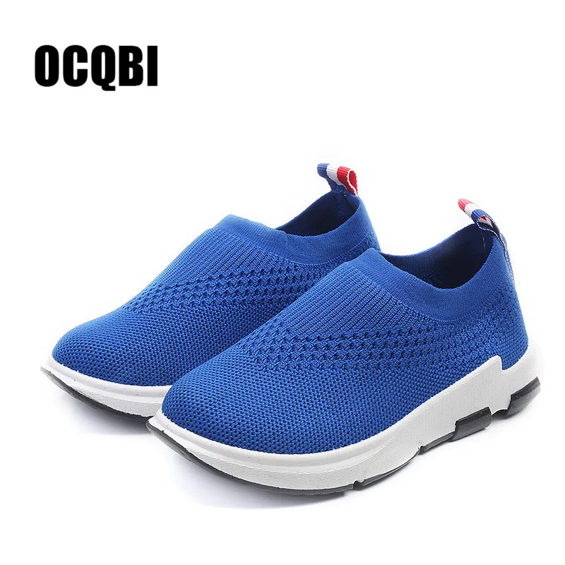 blue Детская спортивная обувь; коллекция года; обувь для мальчиков и девочек; белые модные кроссовки; детская повседневная обувь с дышащей сеткой; мягкая обувь без застежки - Цвет: blue