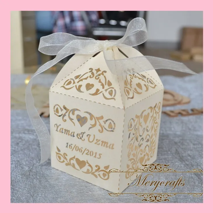 Cajas de recuerdo de vid de amor dulce con nombres personalizados, cajas de recuerdo de boda personalizadas de marfil y rojo, cortadas con l&aacute;ser-0