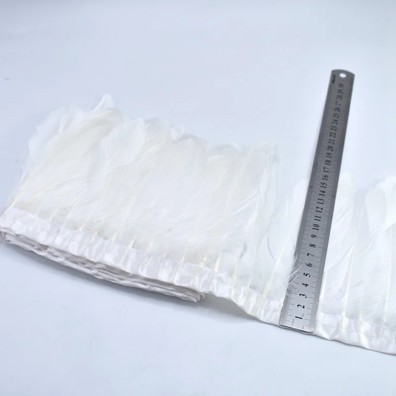 white 2 м/лот топ природные гусиное перо отделкой бахромой 15-20 см окрашенная черное перо лента для ремесел ленты для юбка DIY декоративные - Цвет: white