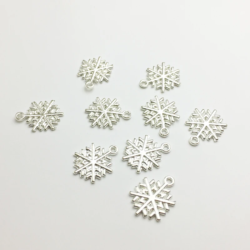 30 шт./лот подвески в виде рождественских снежинок античного серебра аксессуары