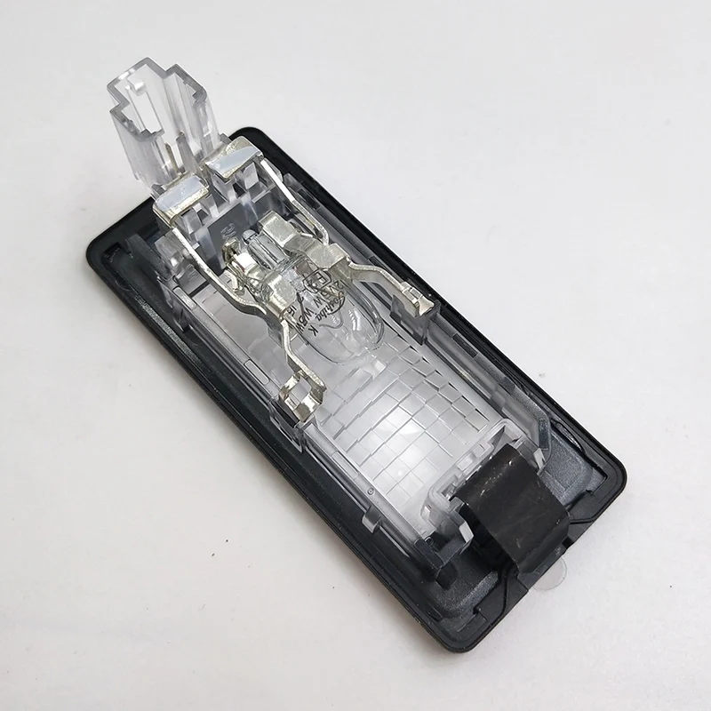 2 шт. 56D 943 021 галогенный светильник номерного знака для VW Passat B6 B7 J etta MK6 Tiguan Touran Sharan Golf Seat Alhambra 56D943021