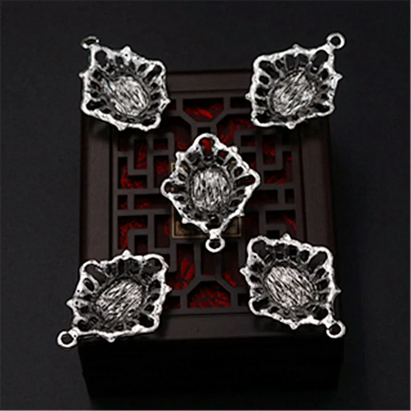 

4pcs Silver Plated 3D Hollow Metal Fruit Tray Charm Vintage Necklace Bracelet DIY Handmade Jewelry Alloy Pendants 37*27mm A1146