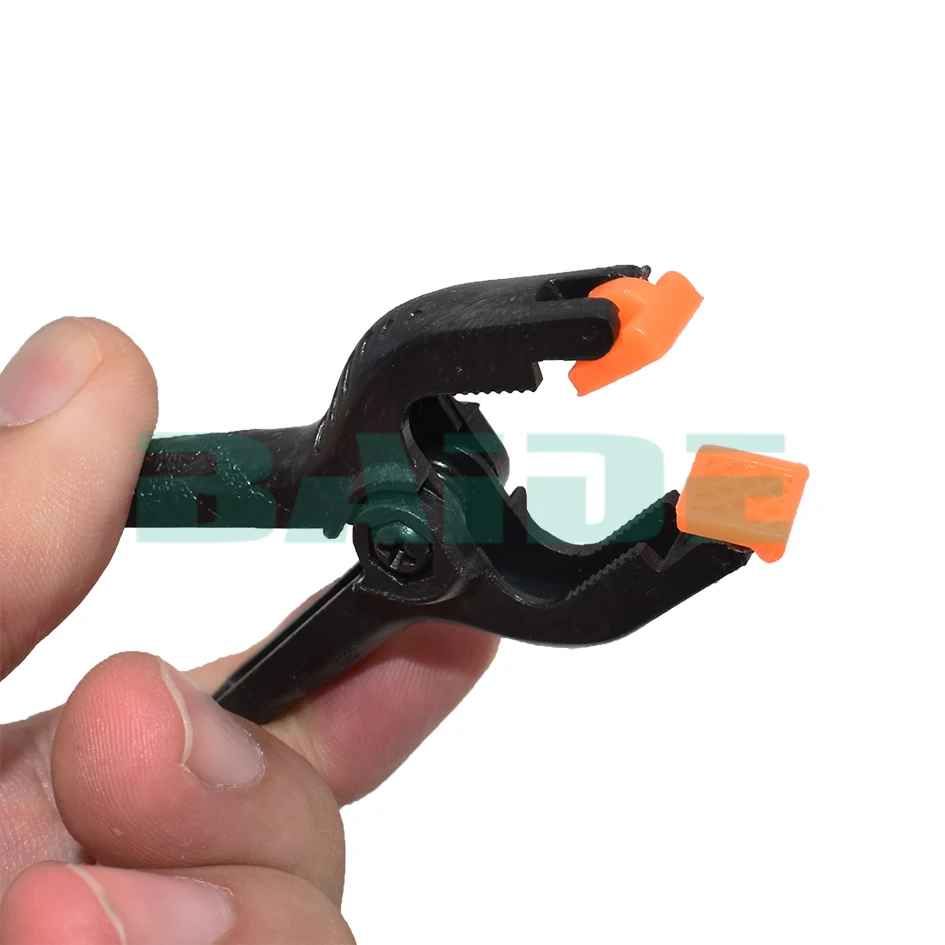 Зажим А силуэта из черного пластика 2 дюйма 66 мм пружинный зажим для телефона