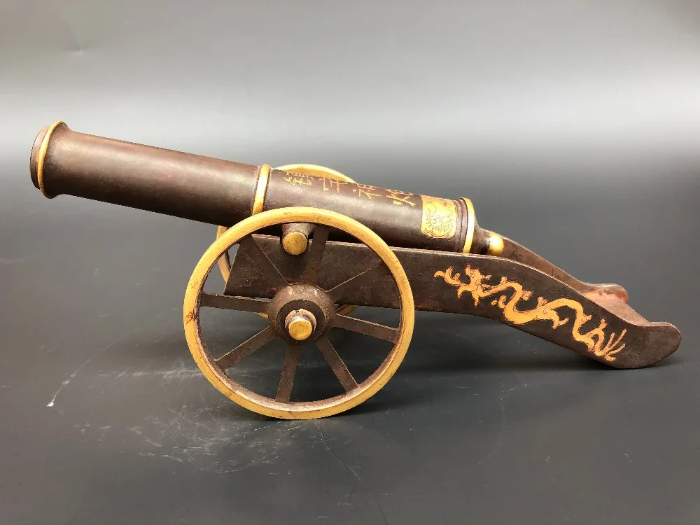 

Chinese vintage copper cannon ancient cannon decoration home decoration crafts.