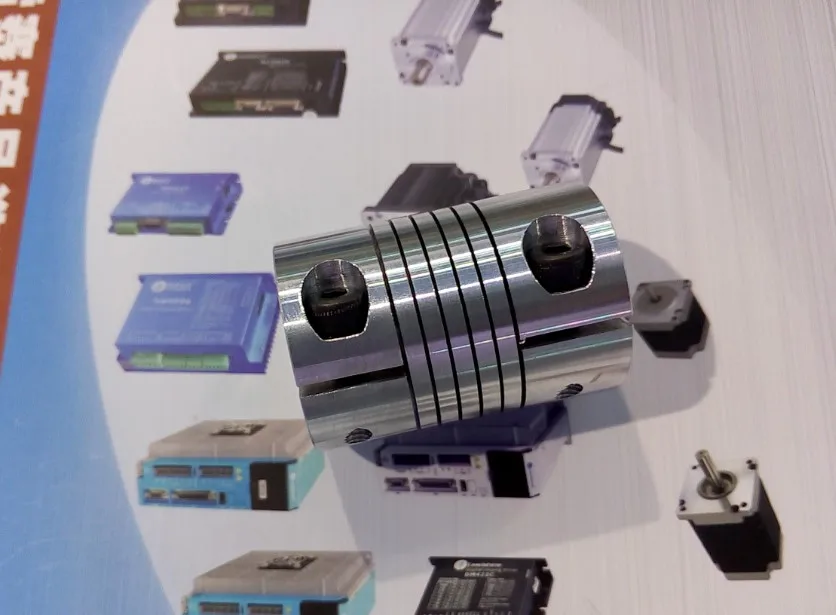 

Новый гибкий резьбовой соединитель для сервокодера для Муфты D = 18 L = 25 ,D1 = 5 и D2 = 8 мм, очень дешевые соединения с ЧПУ