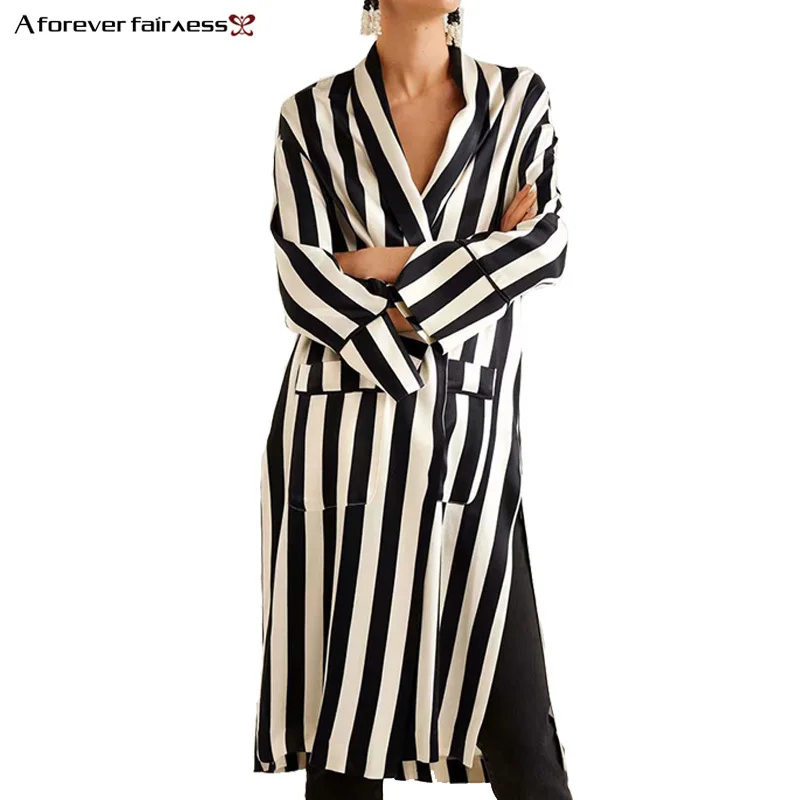 MoYan 2018 осенью новый женщина уличный стиль черный белый цвет Длинные полосы печати