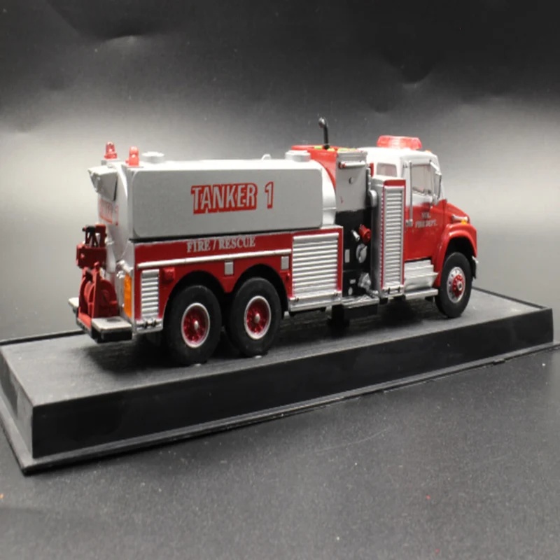 1:64 классическая модель 1999 года американская пожарного грузовика литой