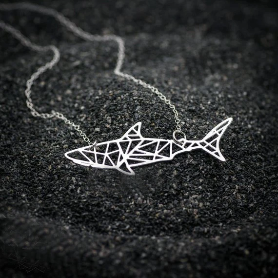 

2022 New Shark Charm Ocean Necklace Women Stainless Steel Jewelry Gift For Friend Drop Shipping Accepted YP6417