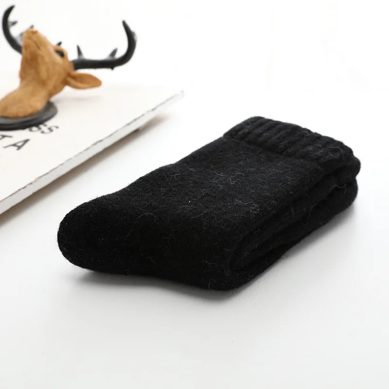 black socks 02 Мужские супер толстые однотонные носки с изображением кролика, зимние носки для скейтборда, зимние теплые забавные мужские носки - Цвет: black socks 02