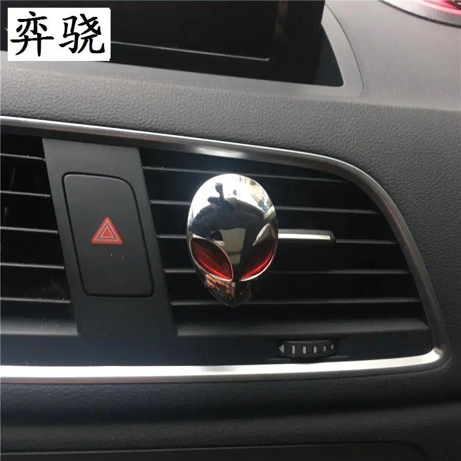 

Colorful Metal Skull Automobile styling Decorative perfume clip Exquisite alien styling Car perfume Air Freshener