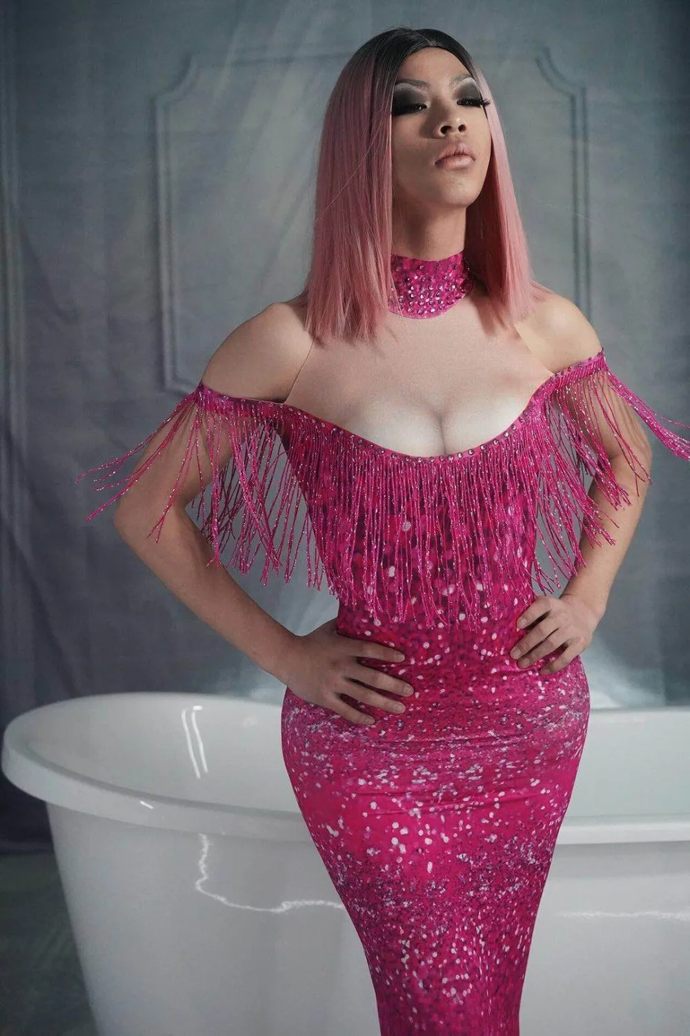 Женское длинное платье с открытыми плечами эластичное облегающее принтом костюм