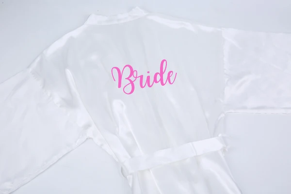 white robe pink text Sisbigdey бледно розовый халат атласный Атласный халат для женщин пижамы для невест Свадебные brideslmaid подарок мать сестра невесты халат жениха - Цвет: white robe pink text