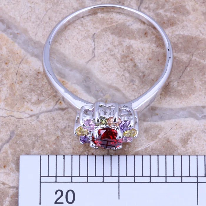 Кольцо с многоцветным камнем посеребренное величественное размер 8 D681 |