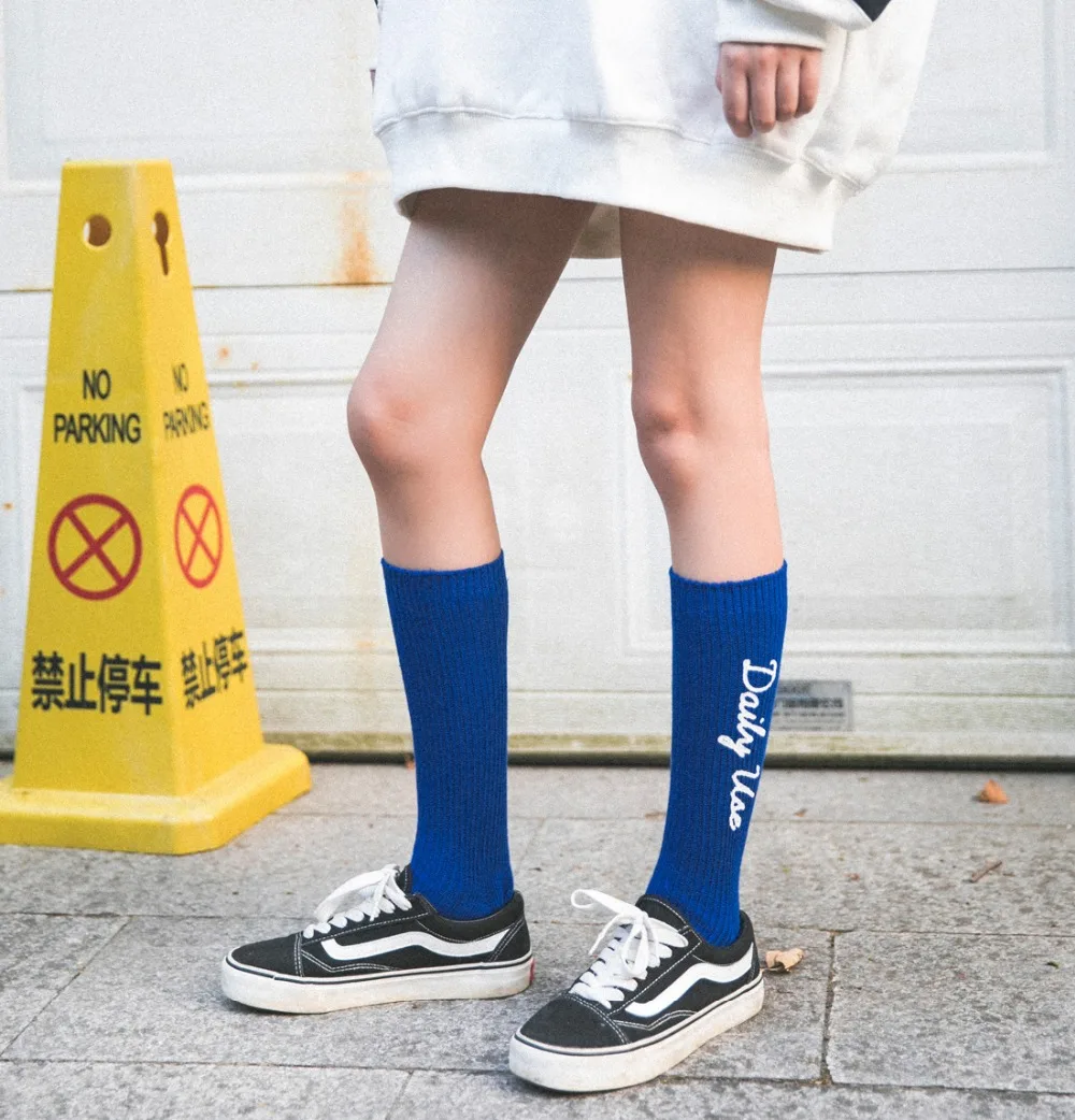 10 Pairs/Lot Women Cotton Winter Autumn Socks Fashion Letters Jacquard Thermoprint Leg High Socks Casual Character Street