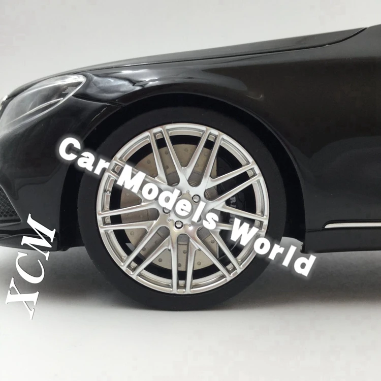 Полимерная модель автомобиля для GT Spirit 900(черный) 1:18+ маленький подарок