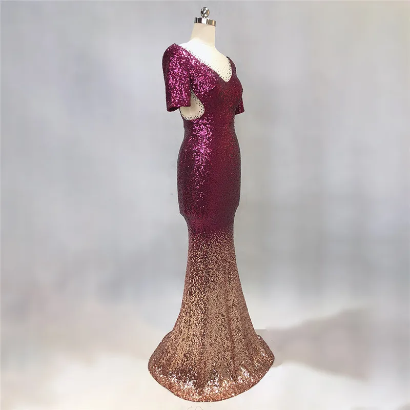 Женское вечернее платье красное с блестками треугольным вырезом длиной до пола